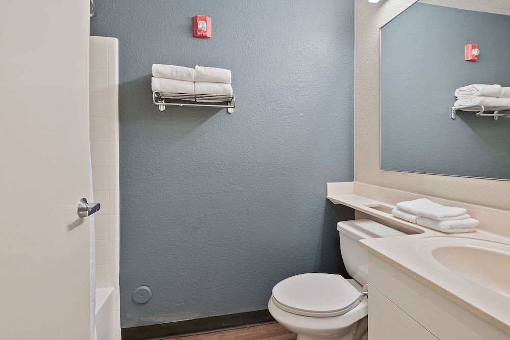 Extended Stay America Suites Miami Airport Blue Lagoon Studio, 1 Queen Bed, Non Smoking (Hearing Accessible) 6