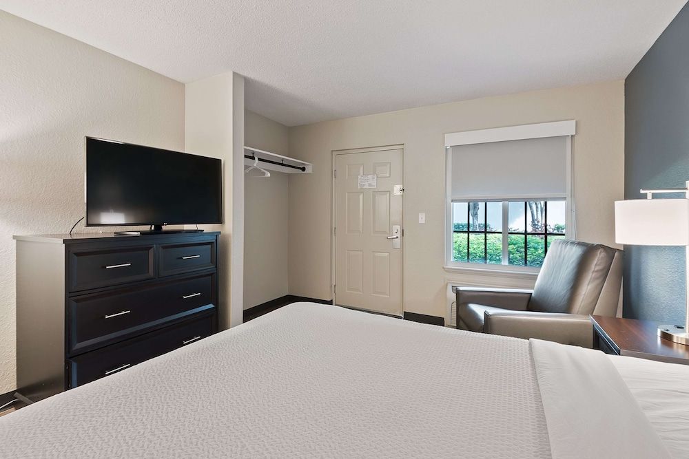 Extended Stay America Suites Miami Airport Blue Lagoon Studio, 1 Queen Bed, Non Smoking (Hearing Accessible)