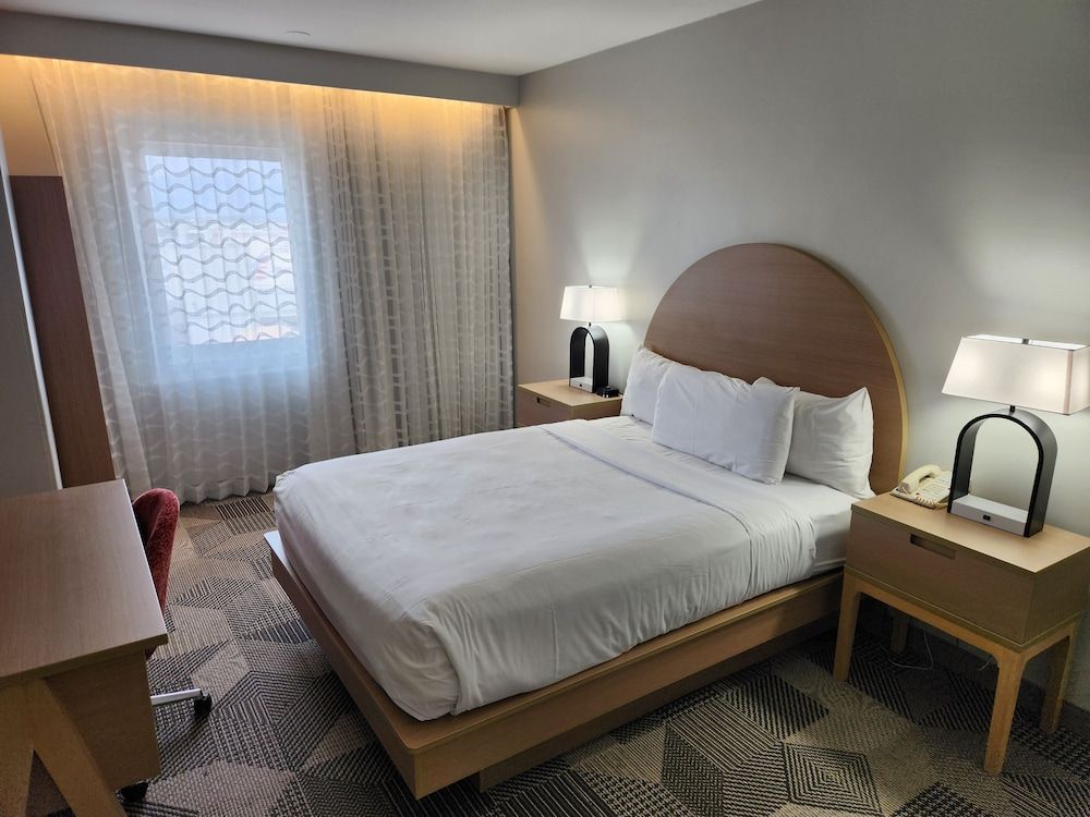 undefined Miami International Airport Hotel 10