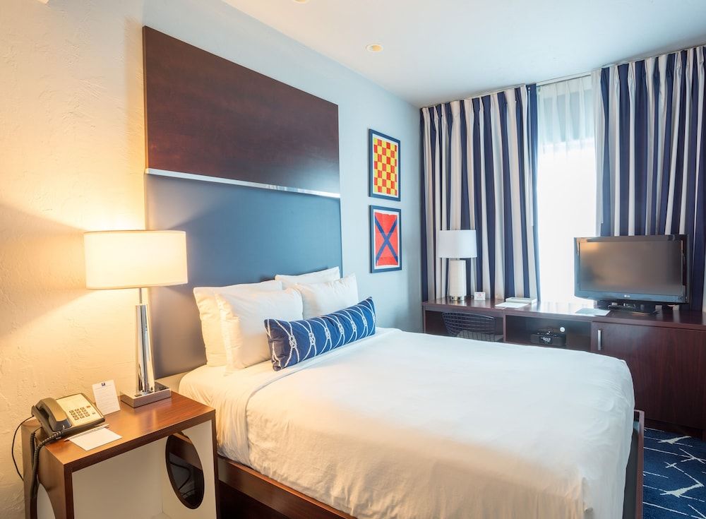 undefined Albion South Beach Hotel 9