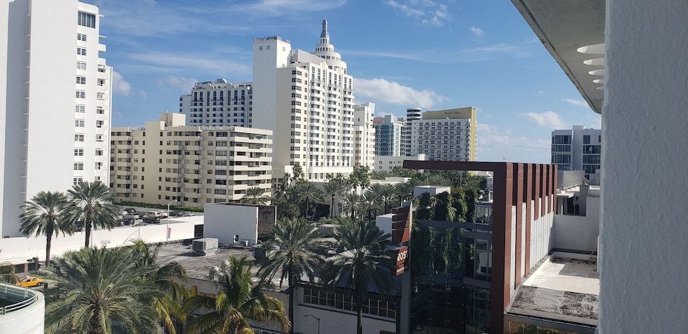 undefined Albion South Beach Hotel 6