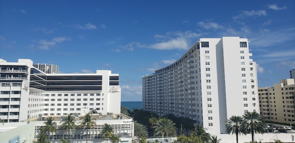 undefined Albion South Beach Hotel 2