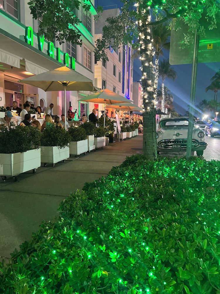 undefined Avalon Hotel 6