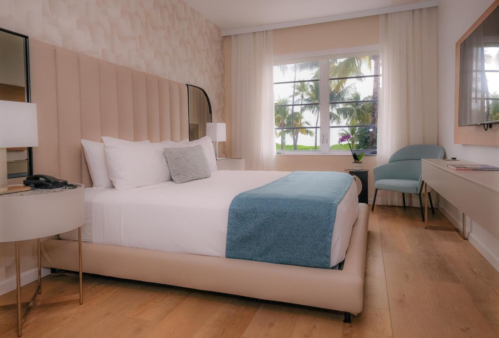 undefined Avalon Hotel 8