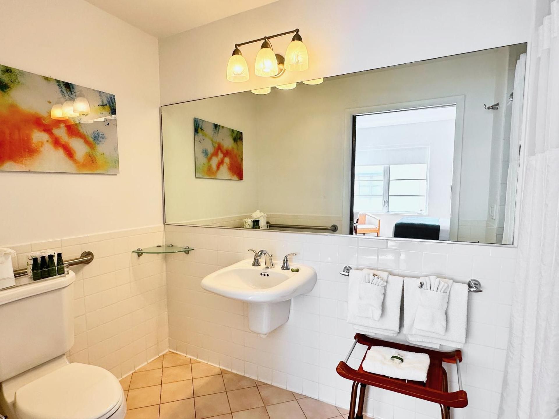 undefined Avalon Hotel 4