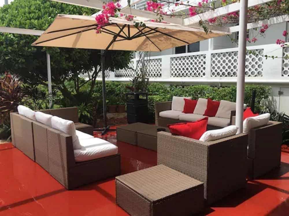 undefined Collins Hotel