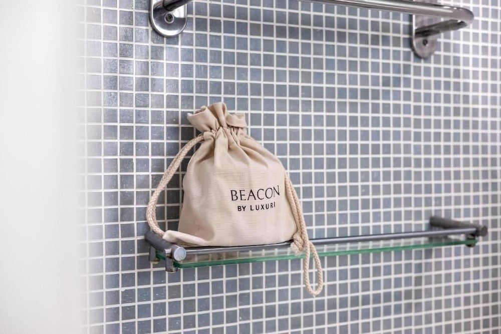 Beacon Hotel South Beach Deluxe King 6