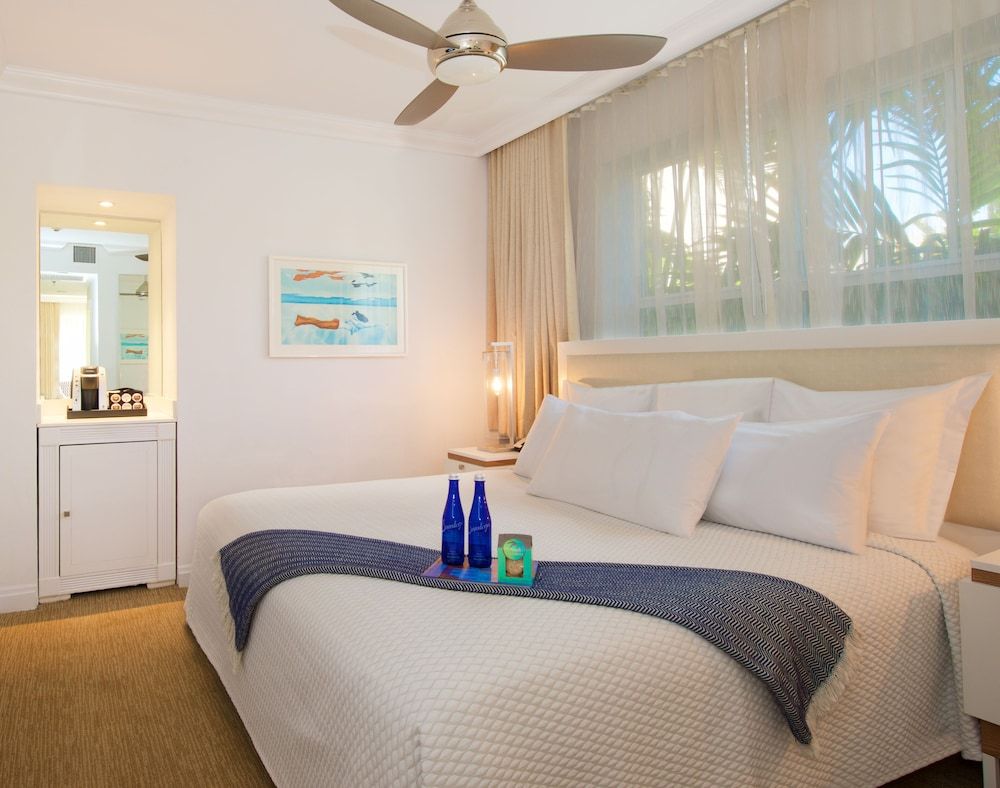 Blue Moon Hotel Traditional Suite, 1 King Bed with Sofa bed