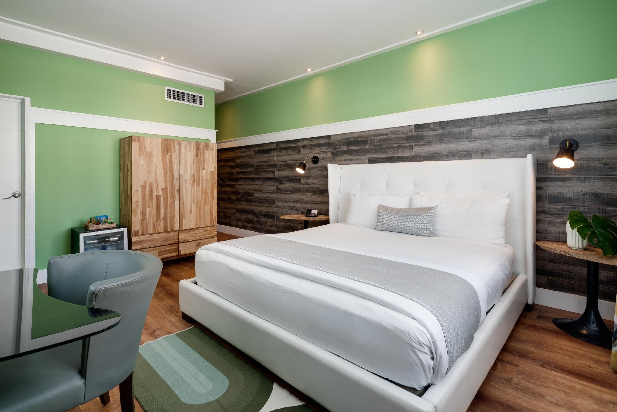 King Bedroom Pool View