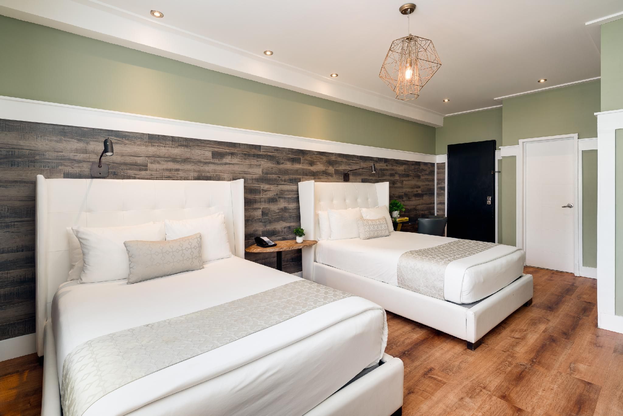 undefined Catalina Hotel and Beach Club 5