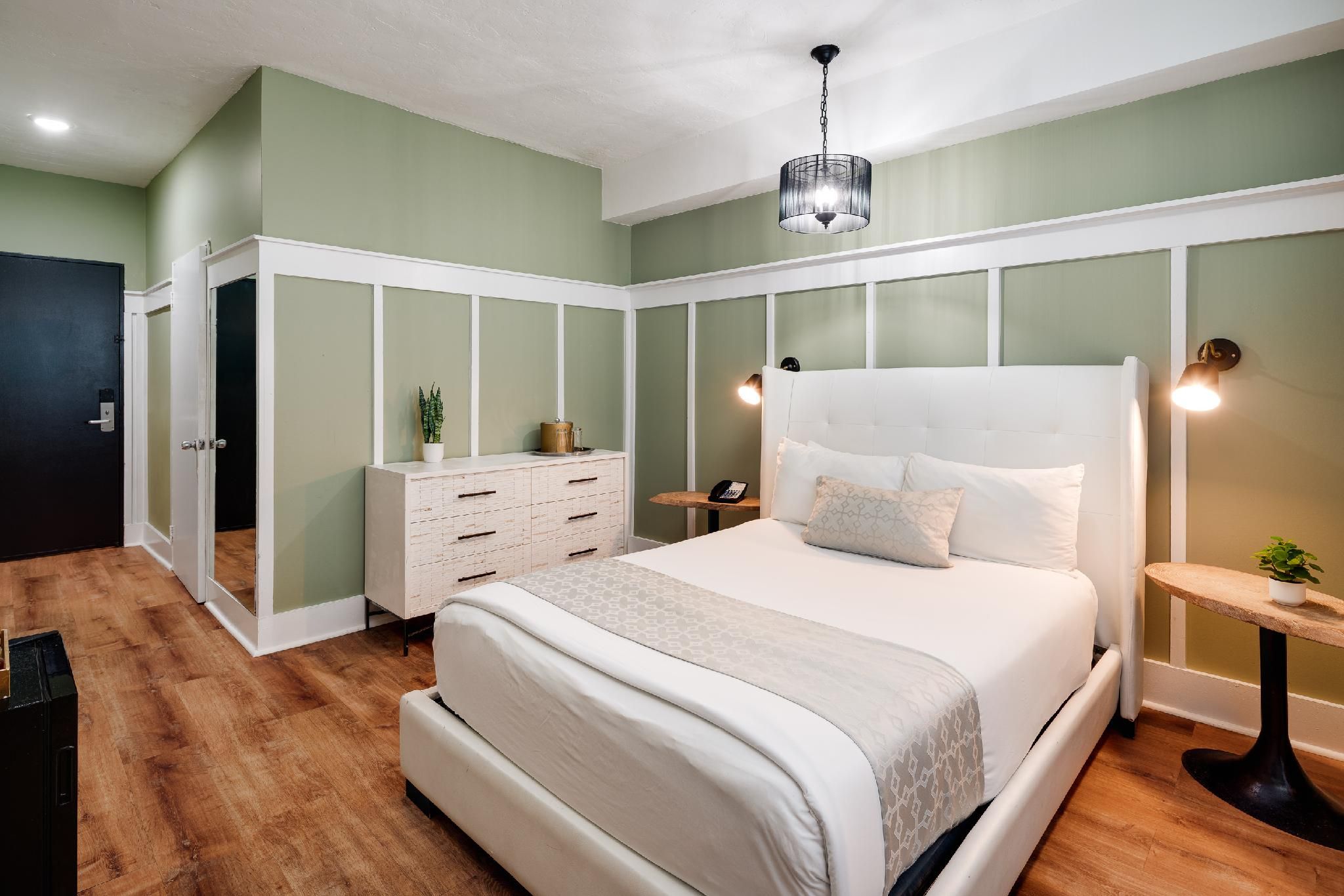 Accessible King Bedroom