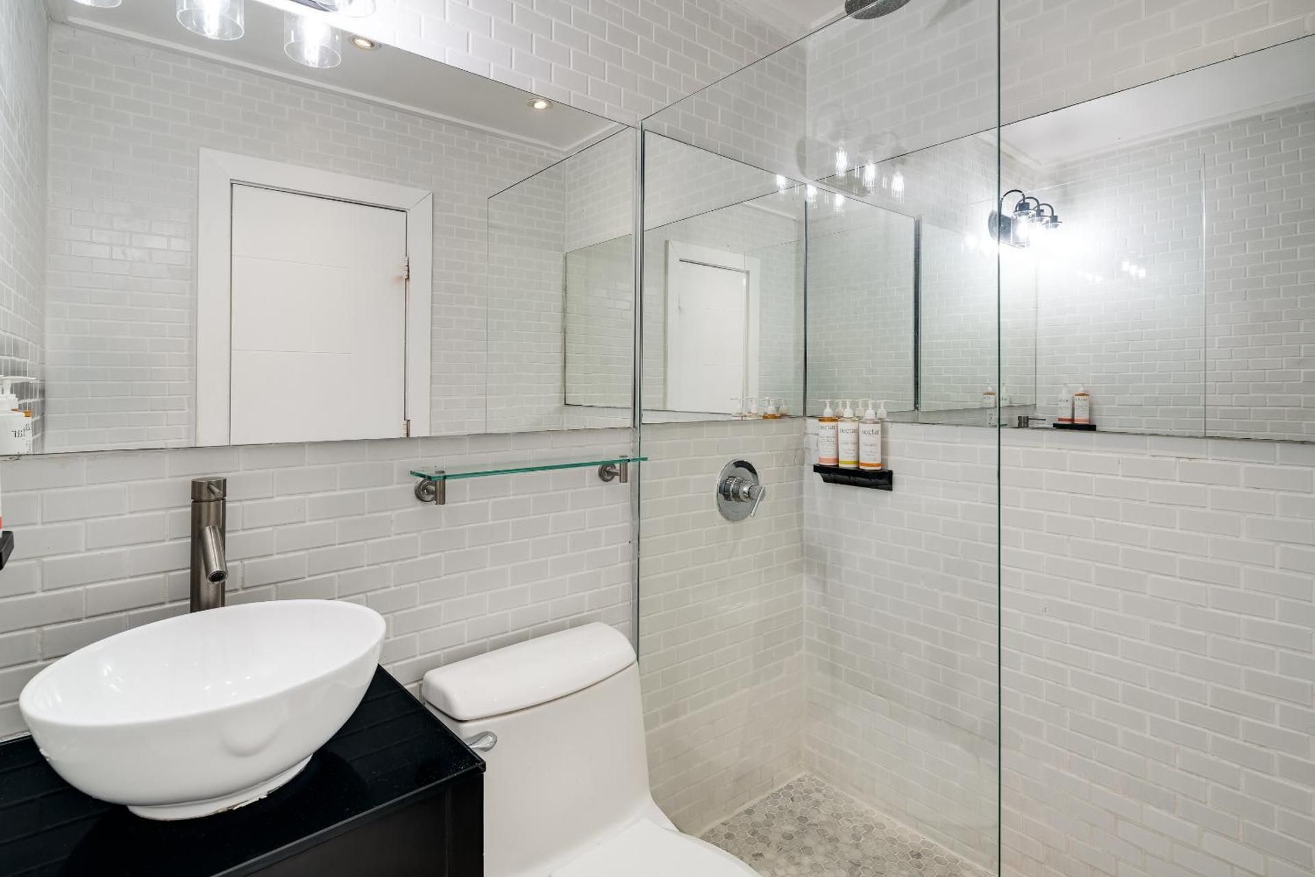 Catalina Hotel and Beach Club Double Bedroom 3