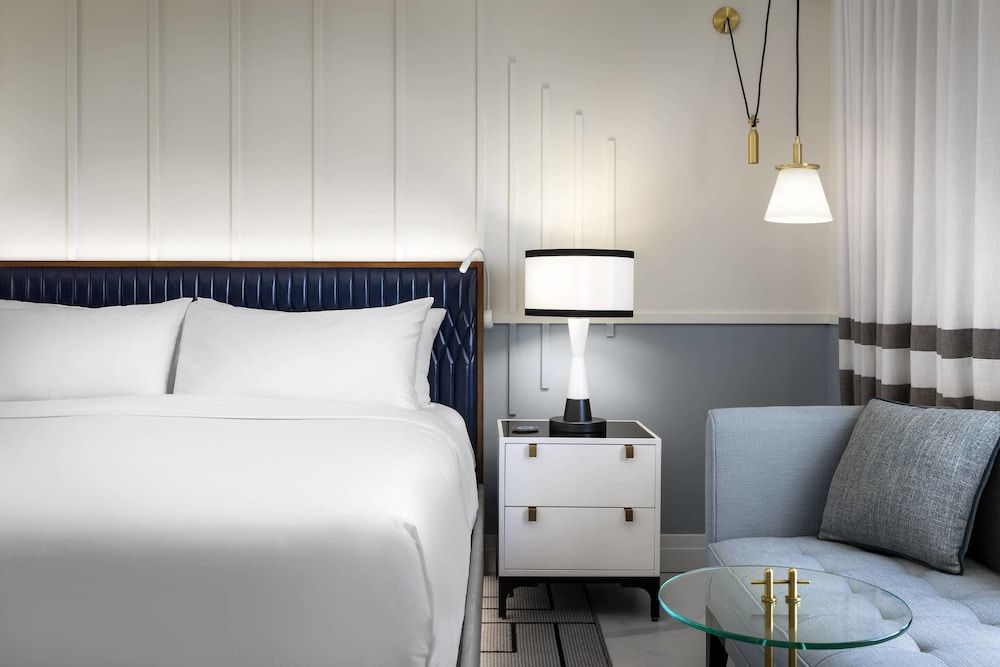 Cadillac Hotel & Beach Club, Autograph Collection Room, 1 King Bed, Non Smoking