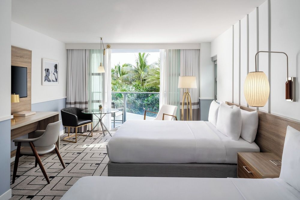 Premium Room, 2 Queen Beds, Non Smoking, Pool View (Tower)