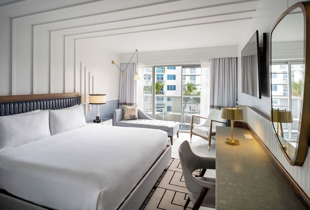 Room, 1 King Bed (Hearing Accessible)