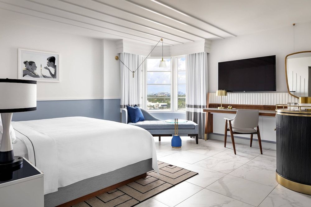 Cadillac Hotel & Beach Club, Autograph Collection Room, 1 King Bed, Non Smoking 2