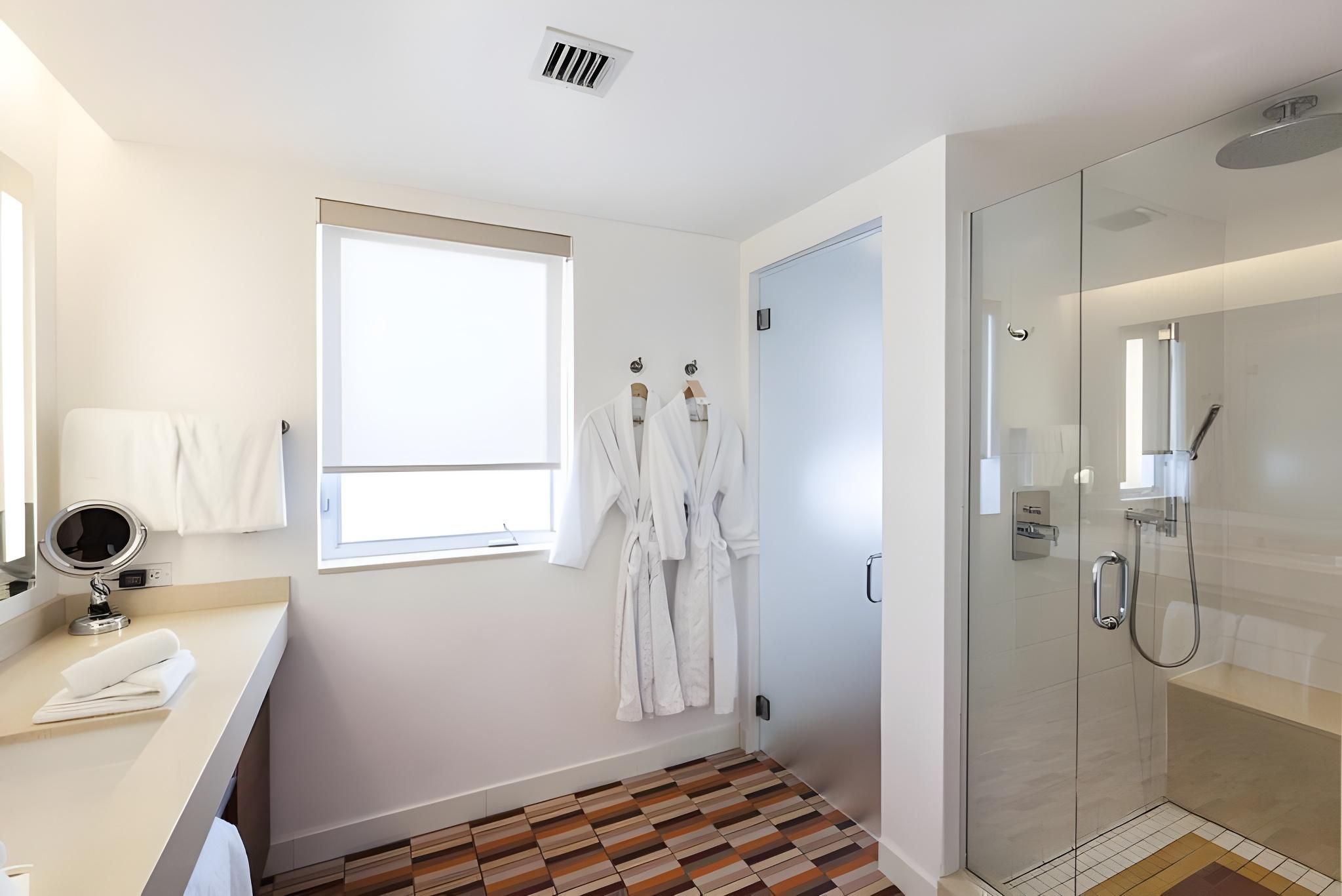 The Tony Hotel South Beach Collins Standard 6