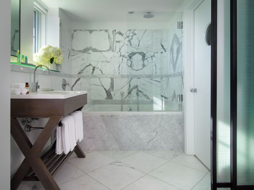 Hotel Victor Superior Room, 1 King Bed 4