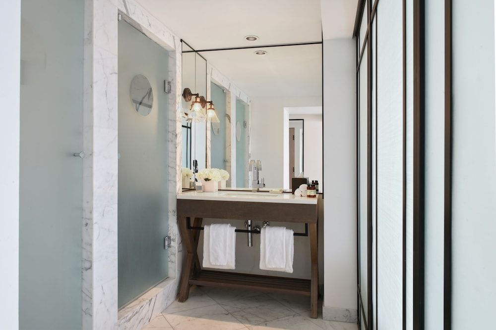 undefined Hotel Victor 4