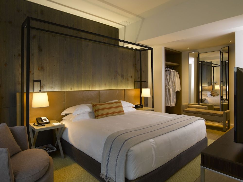 undefined Hotel Victor 8