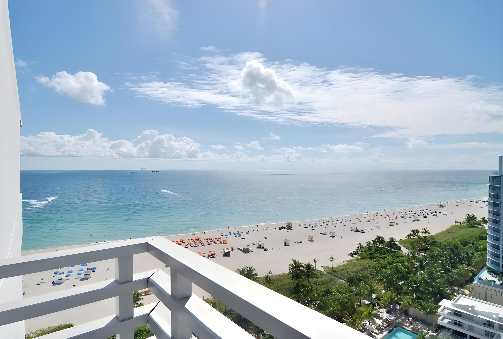 Ocean Front King Jr Suite with Balcony