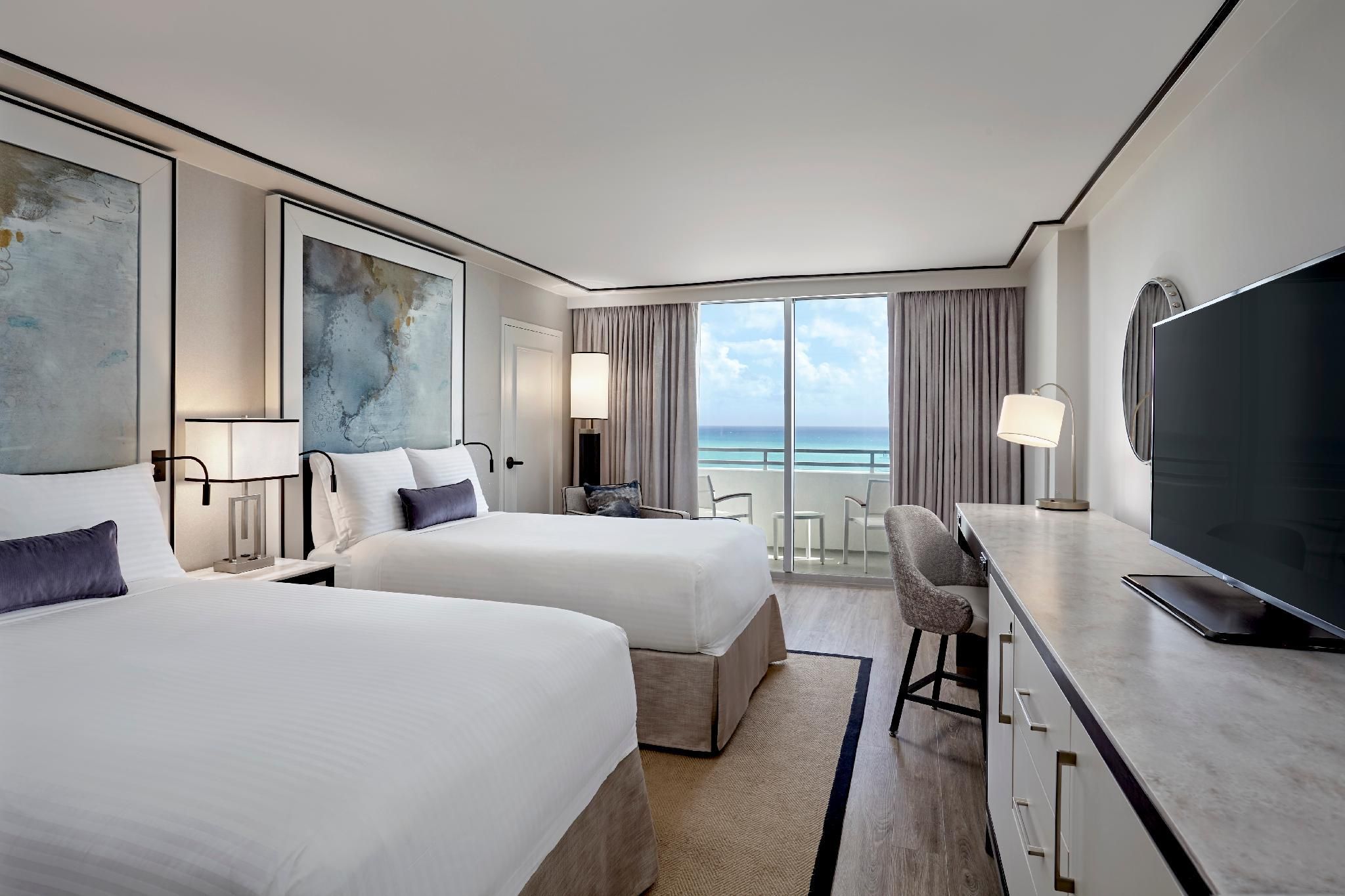 Ocean Front Balcony 2 Double Beds