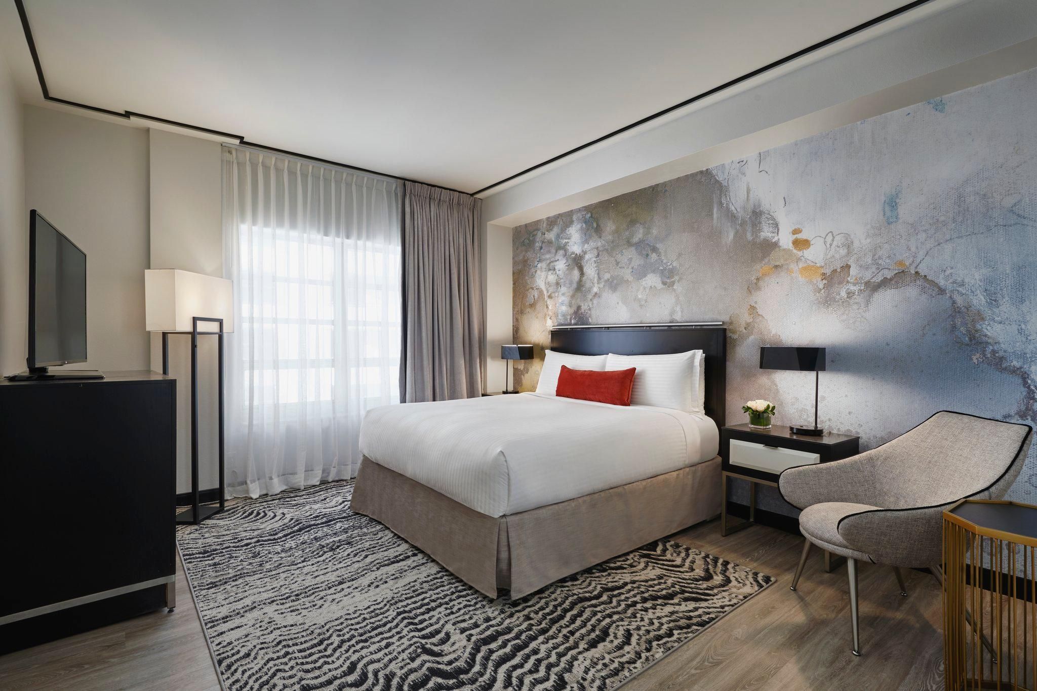 St. Moritz Tower Ocean Front King