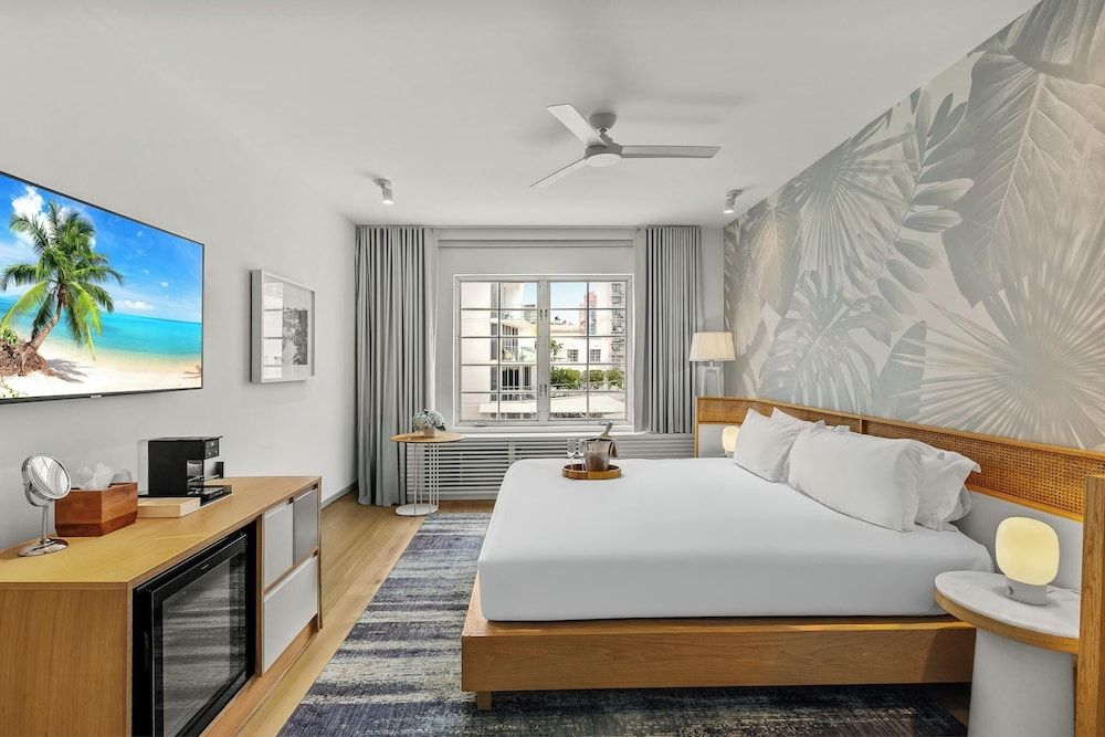 Park Central South Beach 1 King Bed