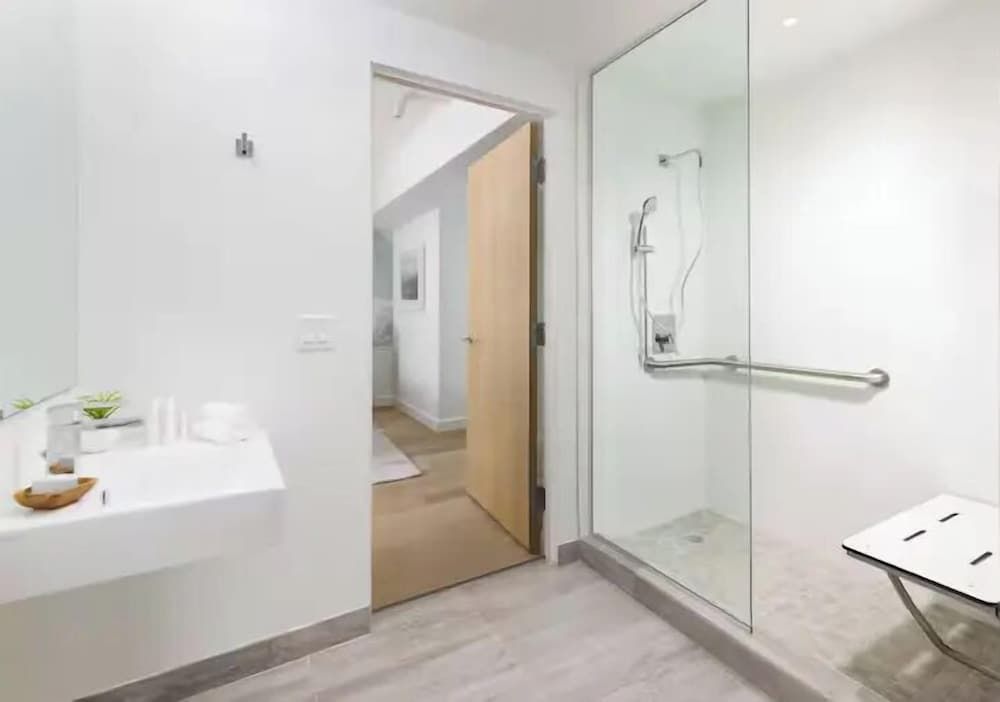 Park Central South Beach Basic Room, 1 King Bed 3