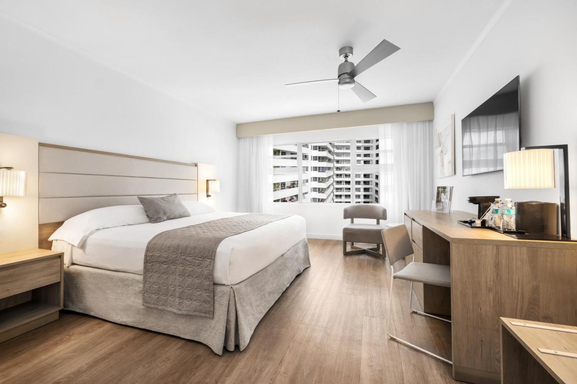 Deluxe City View King Room