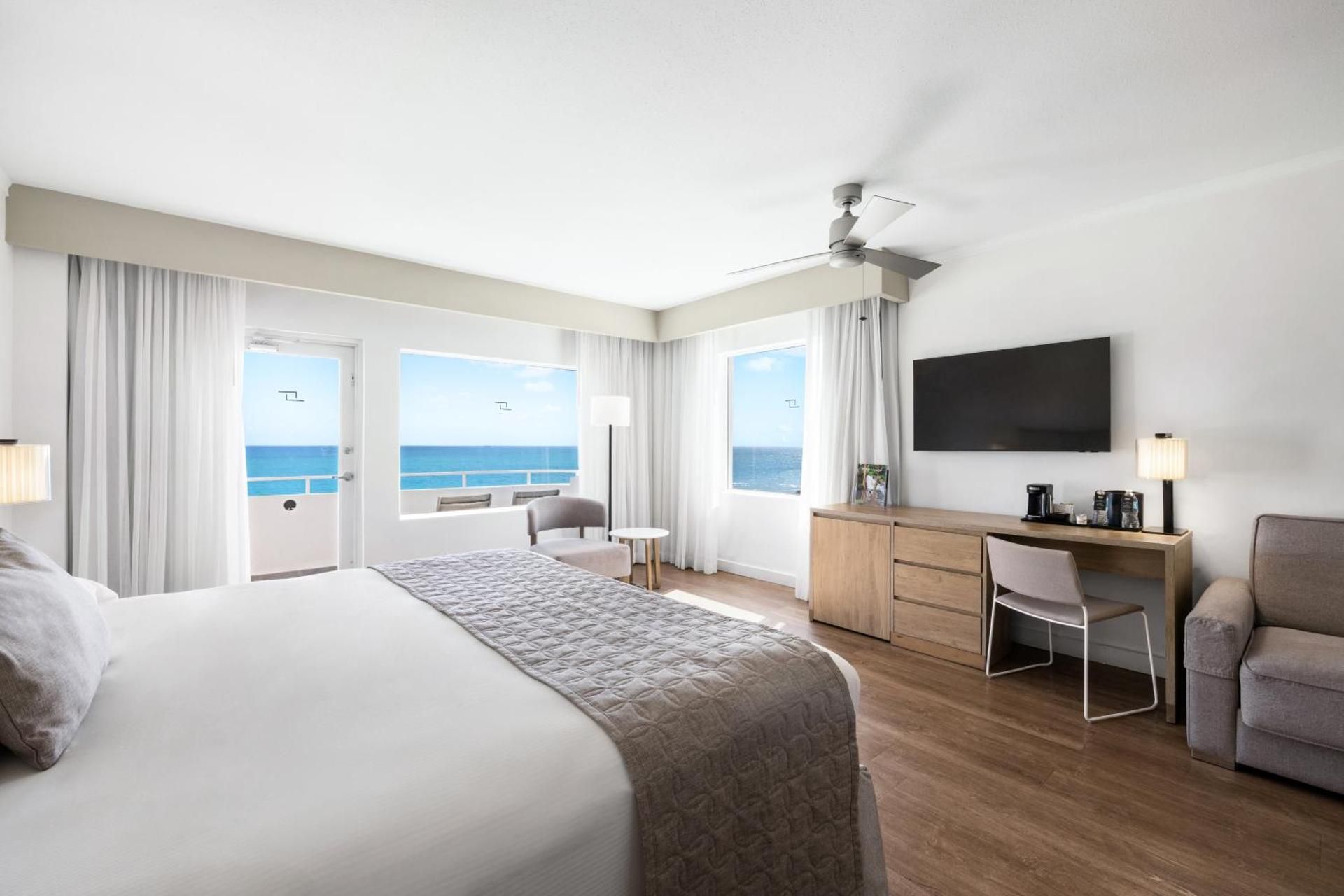 Deluxe Ocean Front King