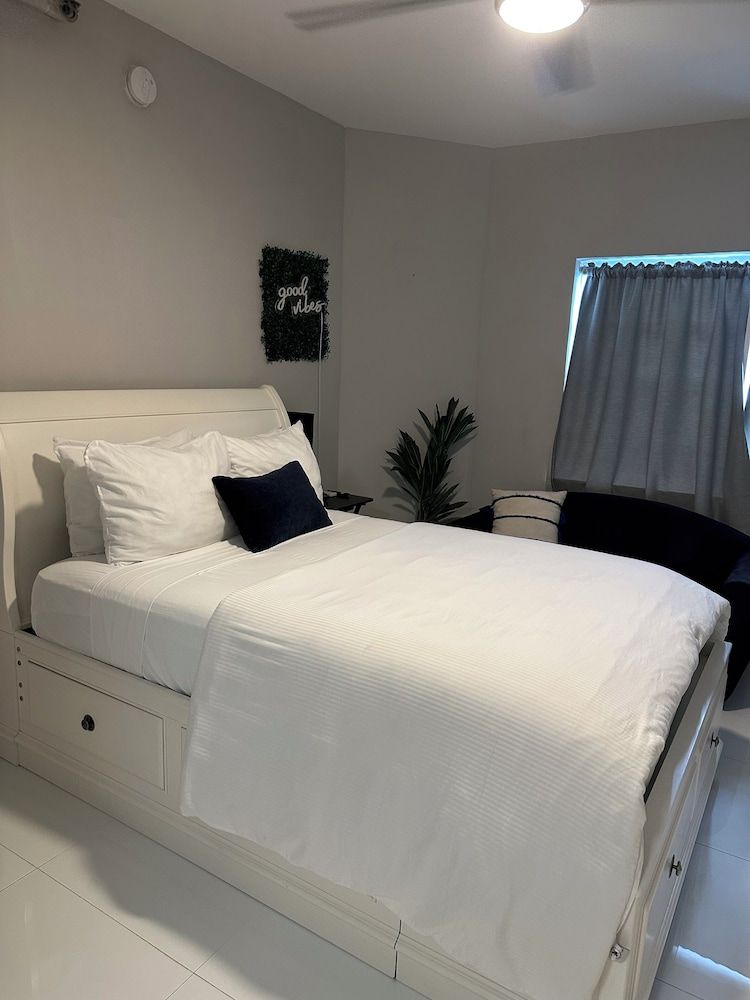 undefined Royal South Beach Hotel 4