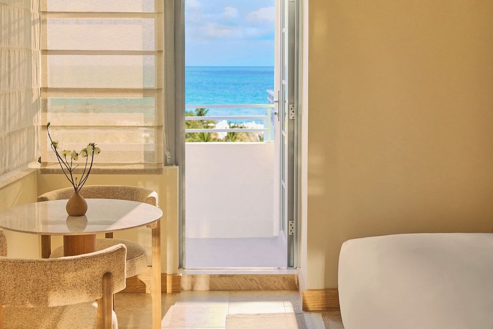 Room, 1 King Bed, Balcony, Oceanfront