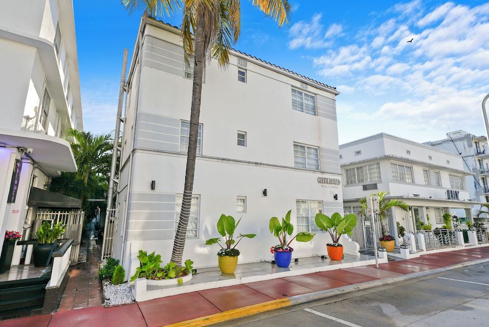 undefined Chesterfield Hotel & Suites 3