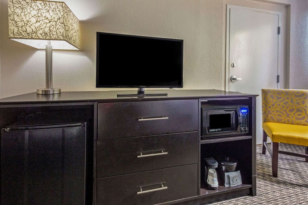 Suite, 1 King Bed, Non Smoking