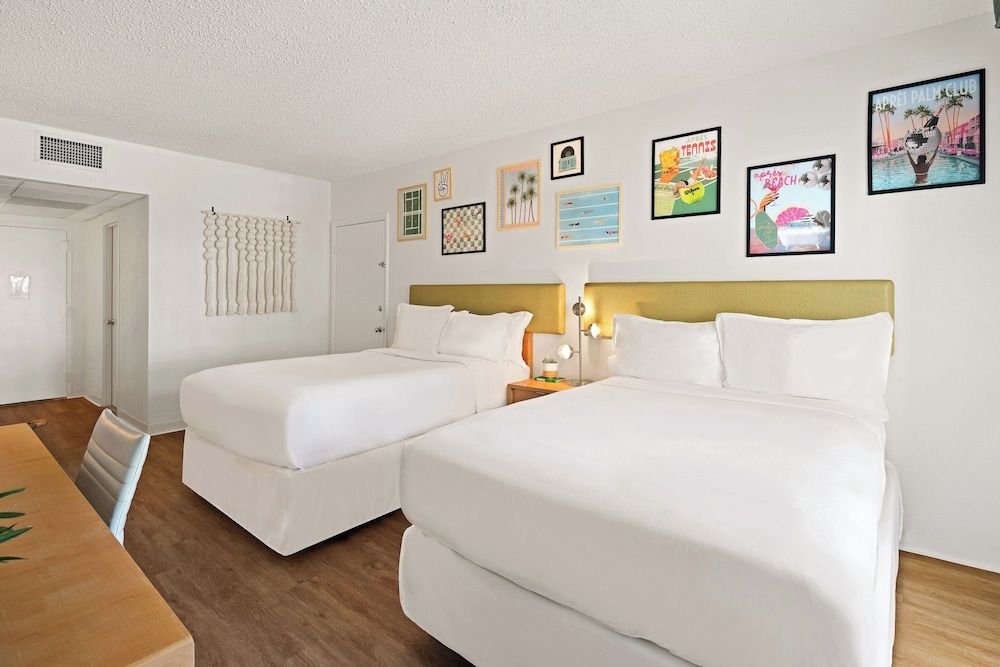 Palm Tree Club Miami Hotel Superior Double with Balcony 2