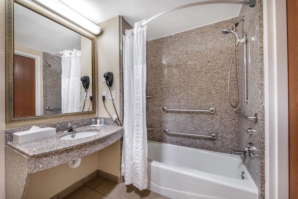 Suite, 1 King Bed with Sofa bed, Accessible, Non Smoking