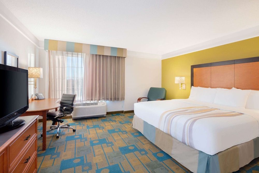 Deluxe Room, 1 King Bed, Non Smoking
