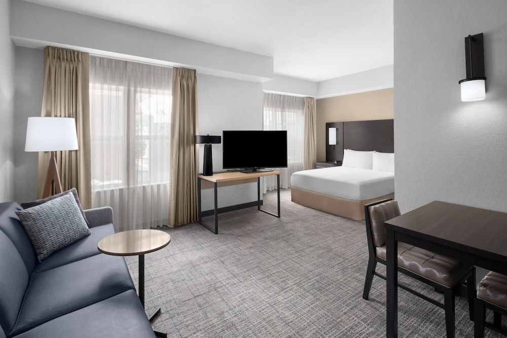 Studio, 1 Queen Bed with Sofa bed