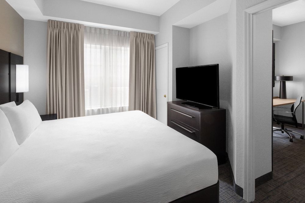 Suite, 1 Bedroom (Hearing Accessible)