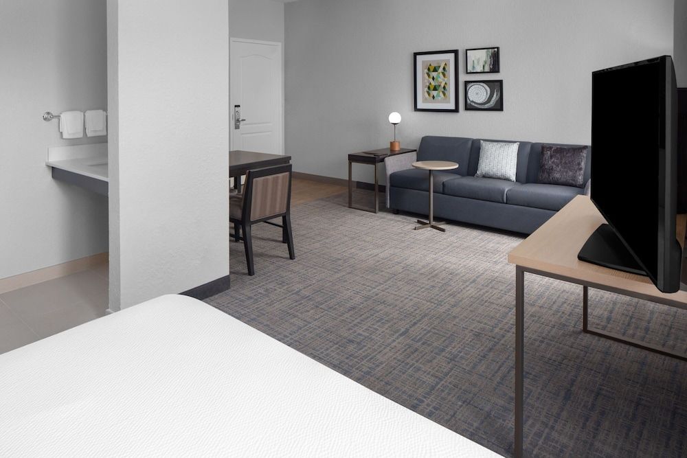 Studio, 1 Queen Bed with Sofa bed