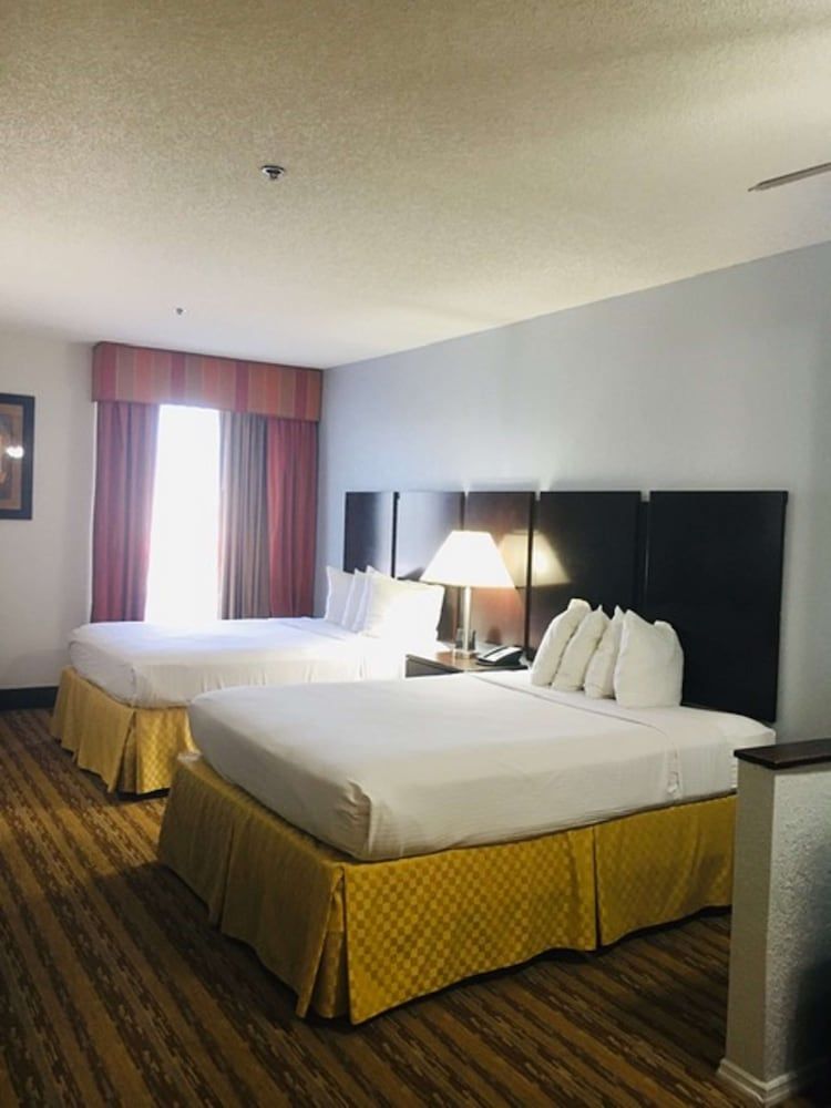 Best Western Plus Universal Inn