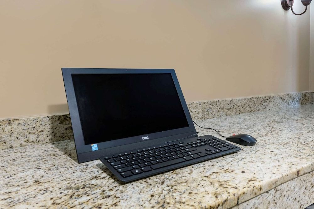 undefined Comfort Inn International Dr. 8