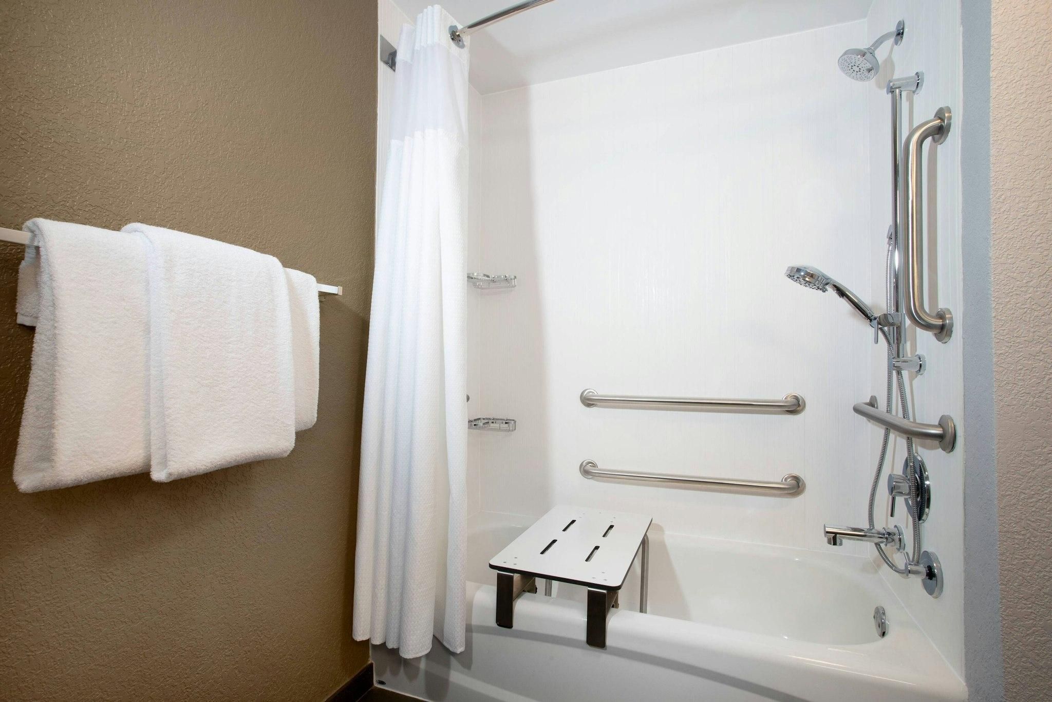 Accessible Guest room, 2 Double