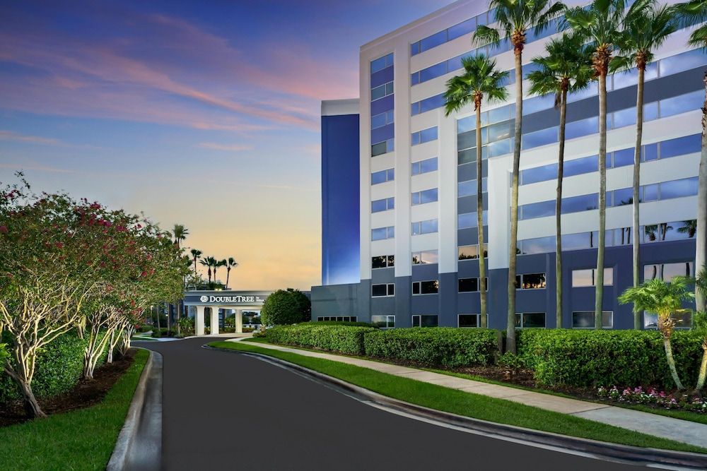 undefined DoubleTree by Hilton Orlando Airport 6