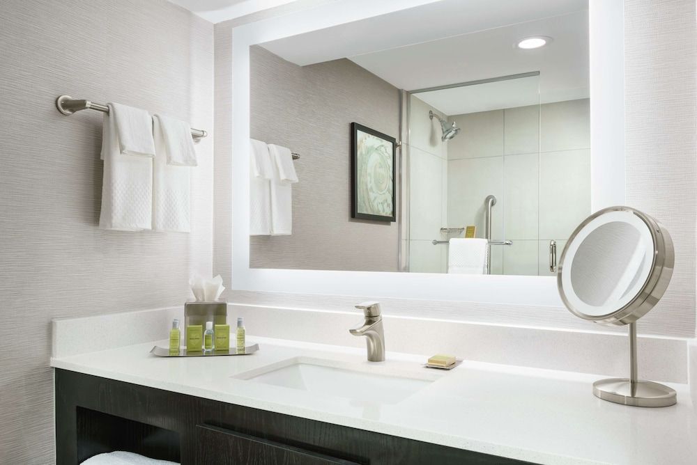 undefined DoubleTree by Hilton Orlando Airport 8