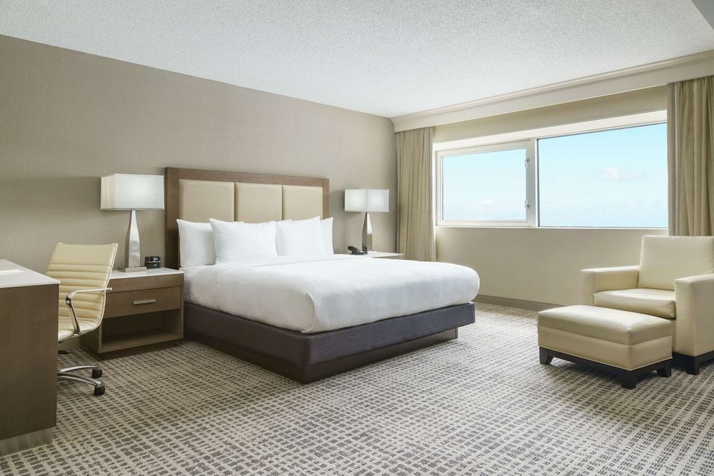 undefined DoubleTree by Hilton Orlando Airport 7