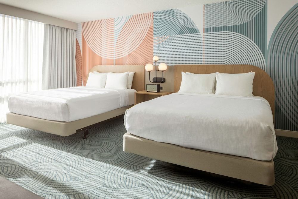 Hotel Landy Orlando Universal Blvd., a Tribute Portfolio Hotel Room, 2 Queen Beds (Mobility Accessible, Roll-In Shower) 2