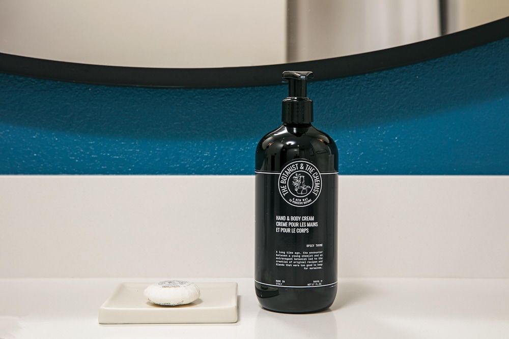 Hotel Landy Orlando Universal Blvd., a Tribute Portfolio Hotel Room, 2 Queen Beds (Mobility Accessible, Roll-In Shower) 8