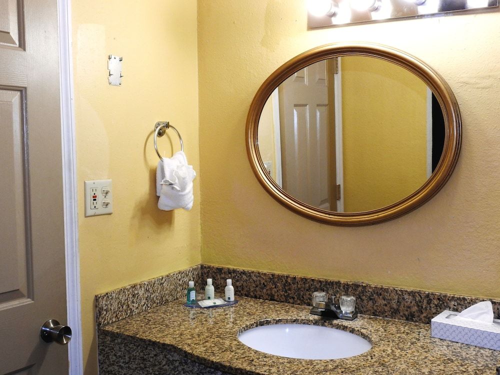 undefined Howard Johnson by Wyndham Orlando/International Drive 8